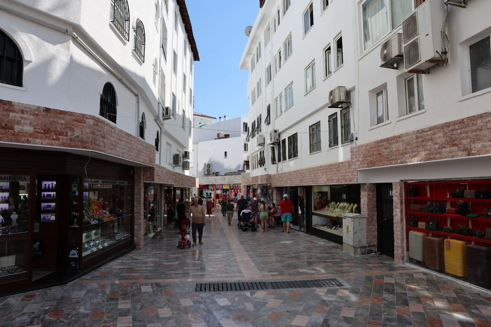 Karanlık Sokaklar Tarih Oldu! Marmaris Çarşısında Büyük Dönüşüm