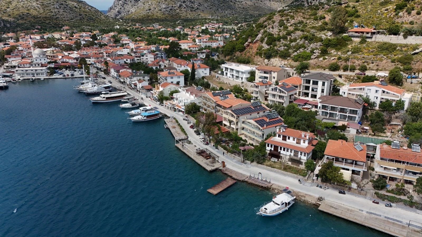 Bozburun Sahili Yeni Yüzüne Kavuştu: Tarihi Kaleler Artık Daha Modern