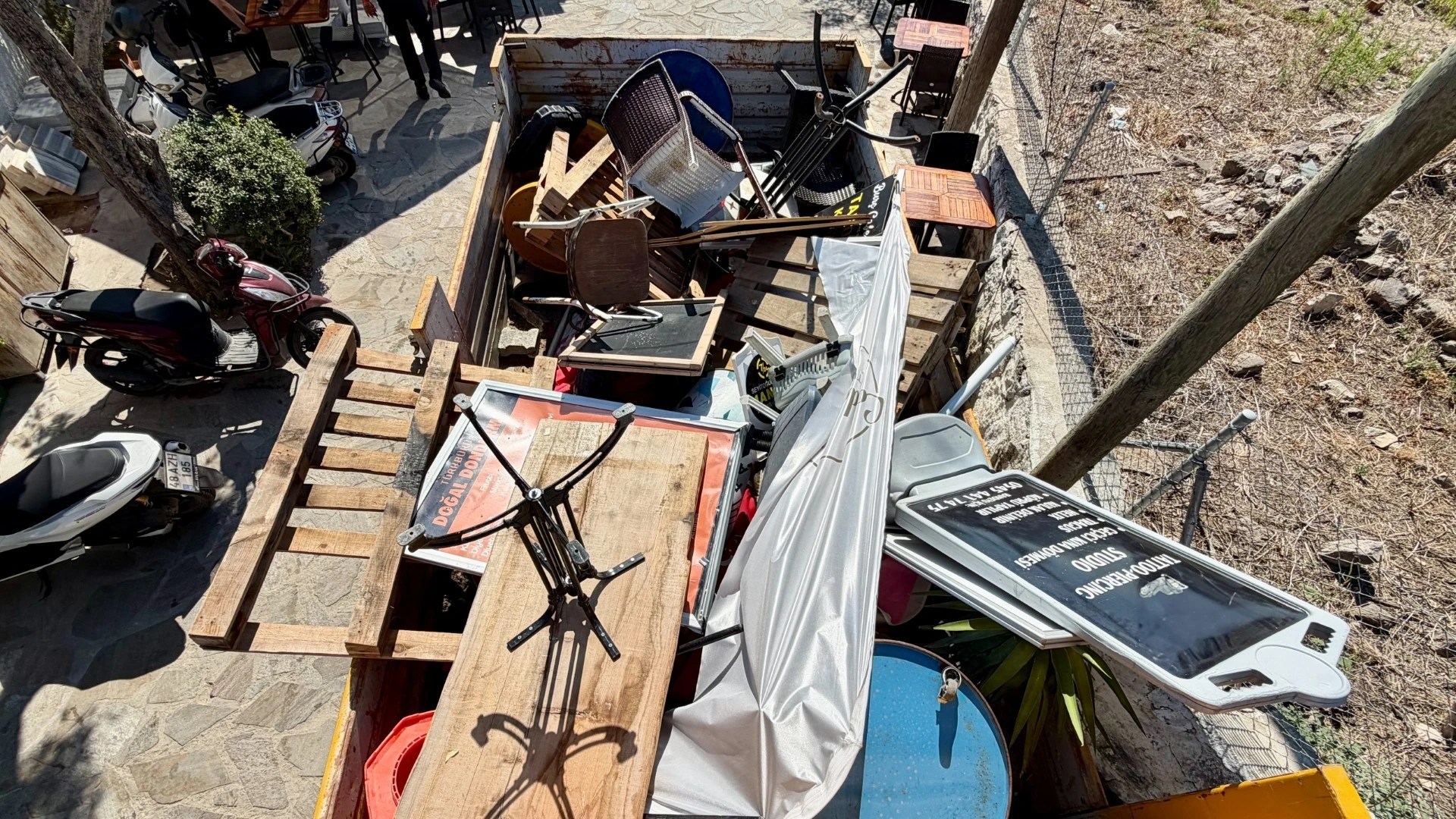 Uyarıyı Dinlemeyen Yandı! Bodrum'da Eşyalar Yediemine Gitti
