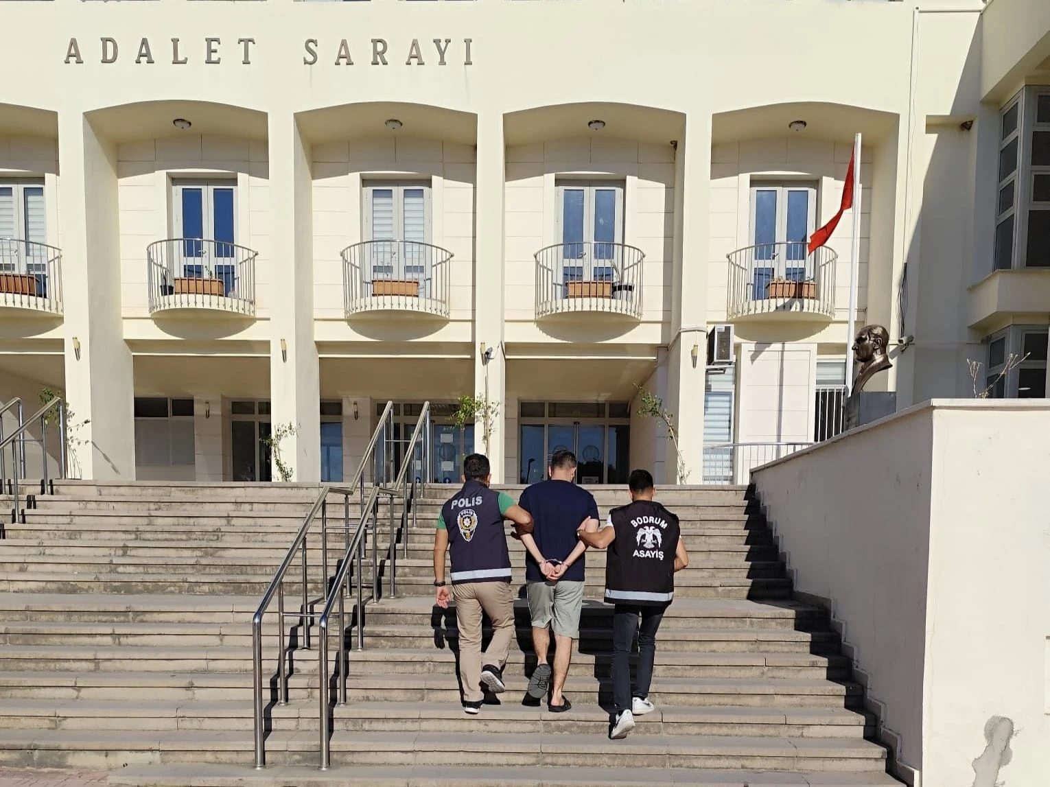 44 Dosyadan Aranıyordu! 39 Yıl Hapis Cezalı Firari Bodrum'da Yakalandı