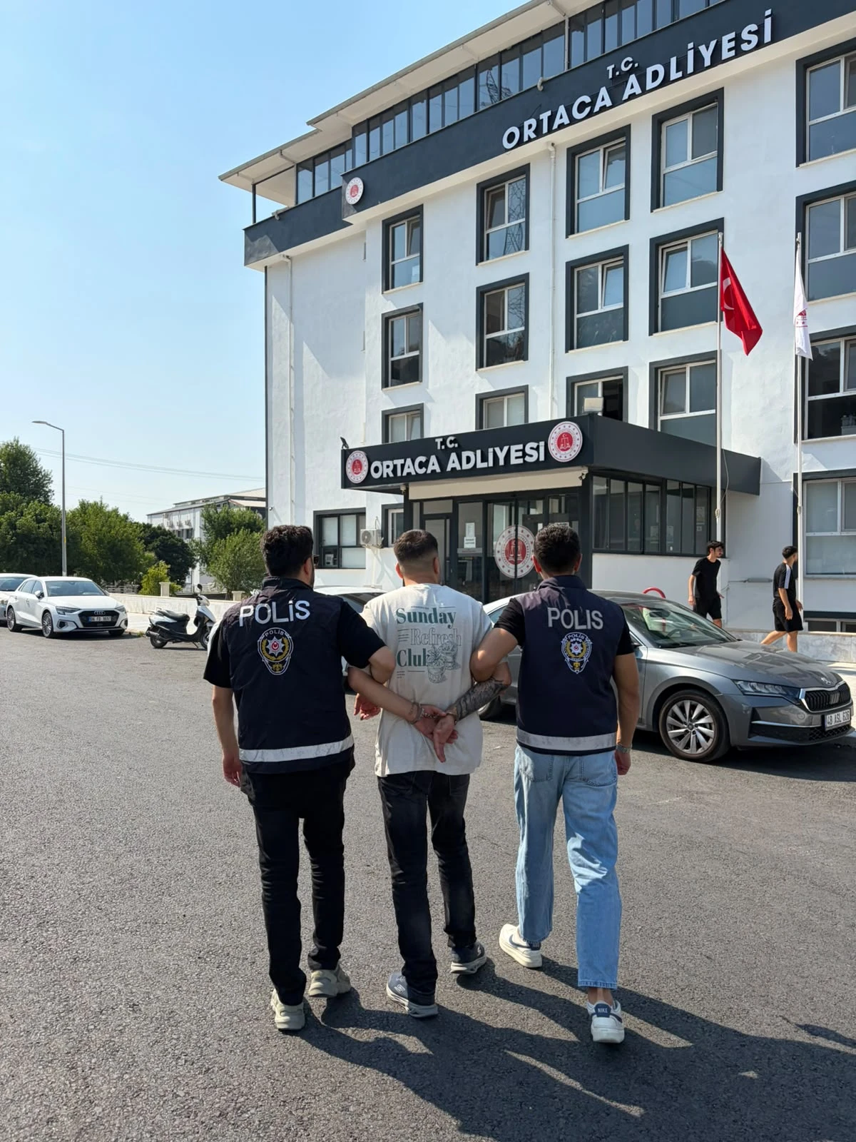Hollanda'dan Geldi, Havalimanında Yakayı Ele Verdi