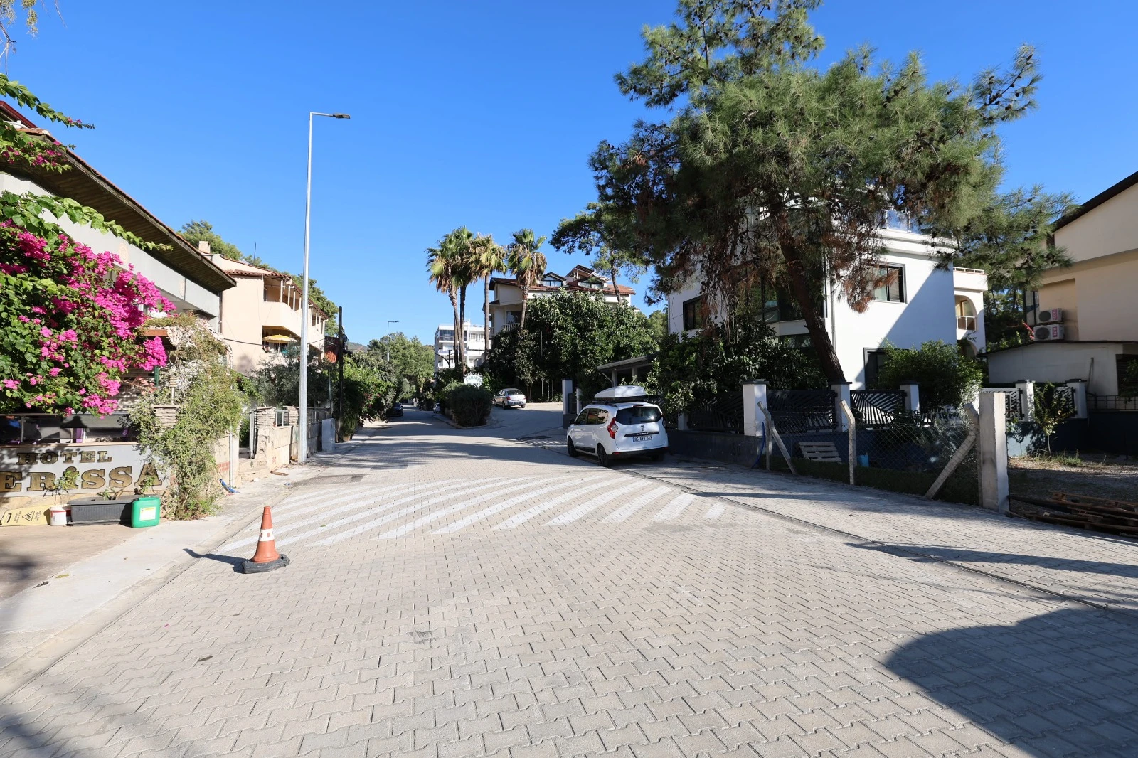 Adaköy’de Ulaşım Rahatlıyor: 800 Metrelik Yol Yenilendi