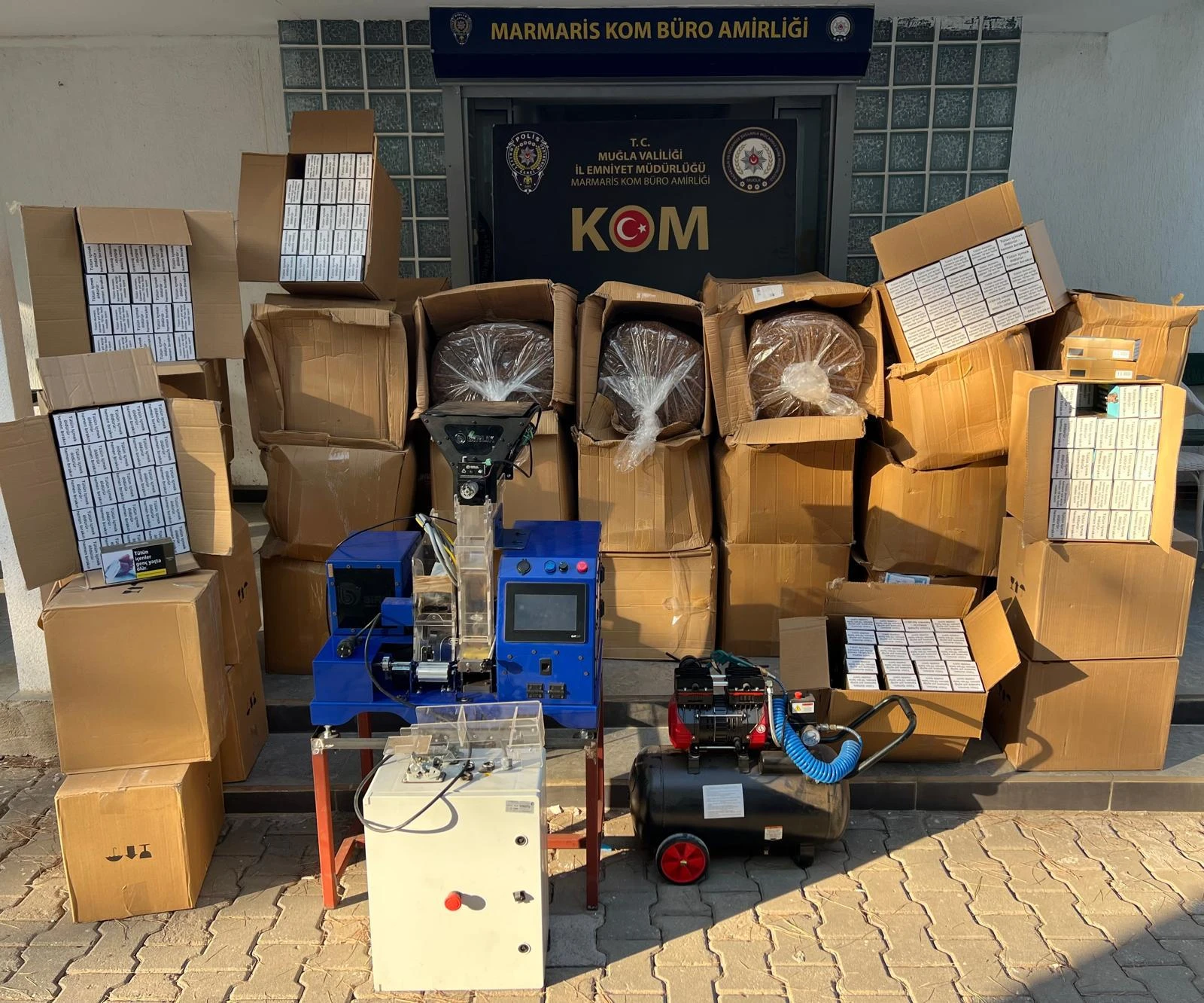 Marmaris’te Kaçak Sigara Ağı Çökertildi! 4 Şüpheli Tutuklandı