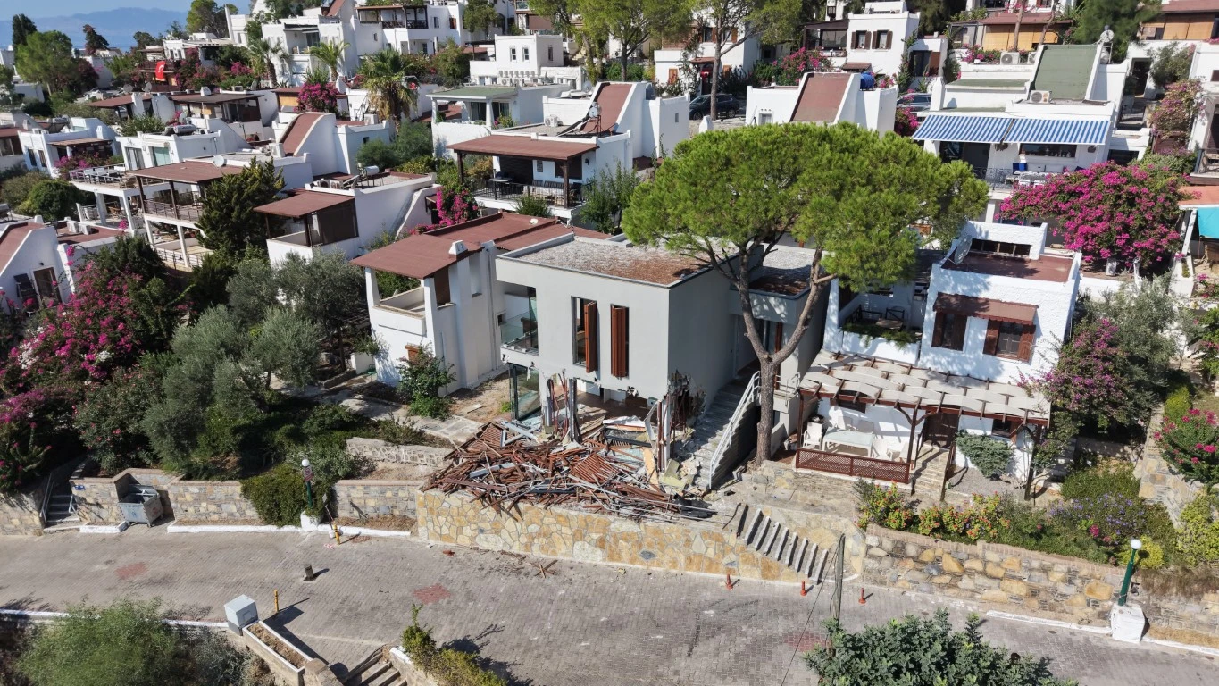 Bodrum’da Kaçak Yapı Alarmı! 74 Yapı Yerle Bir Edildi